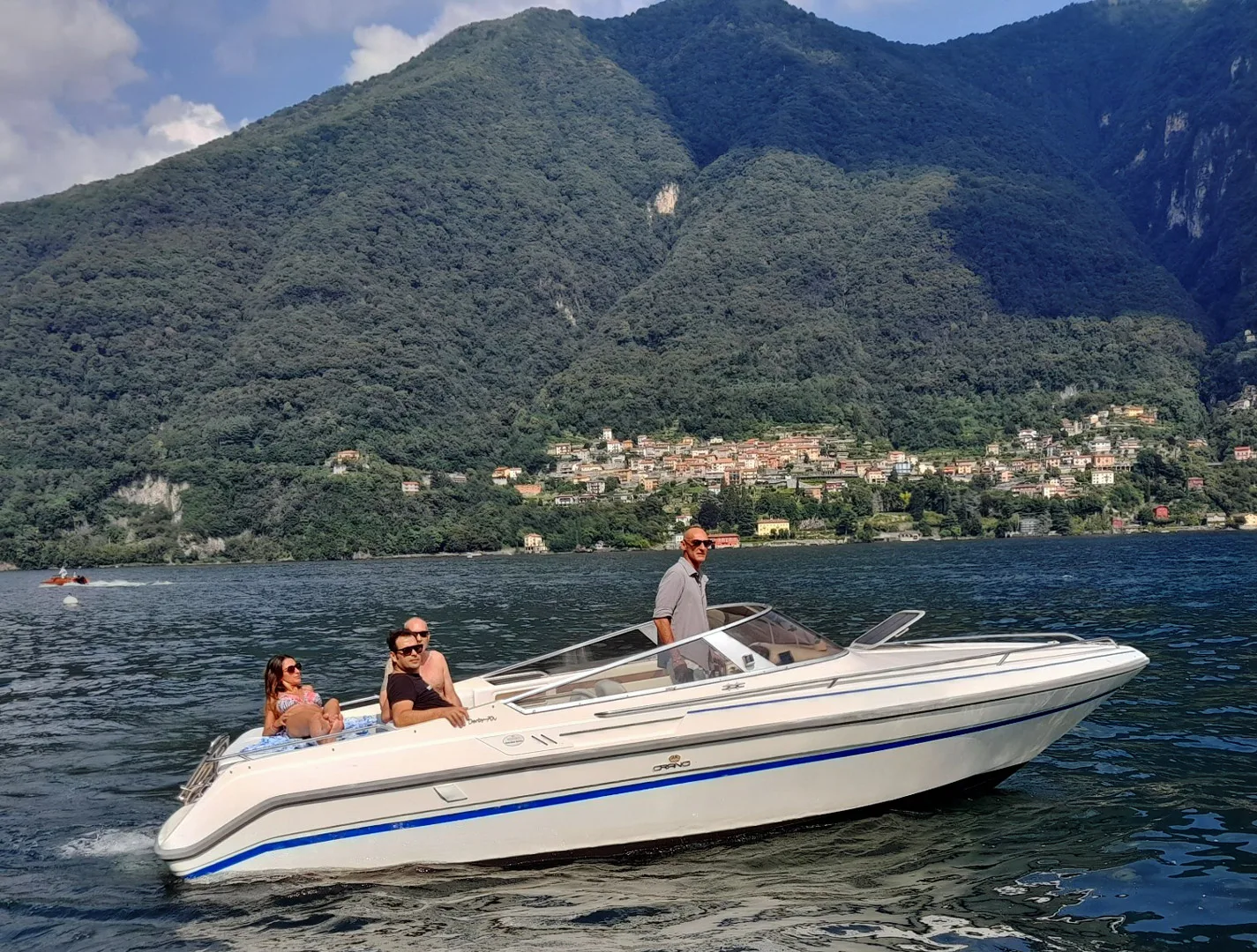 como lake boat